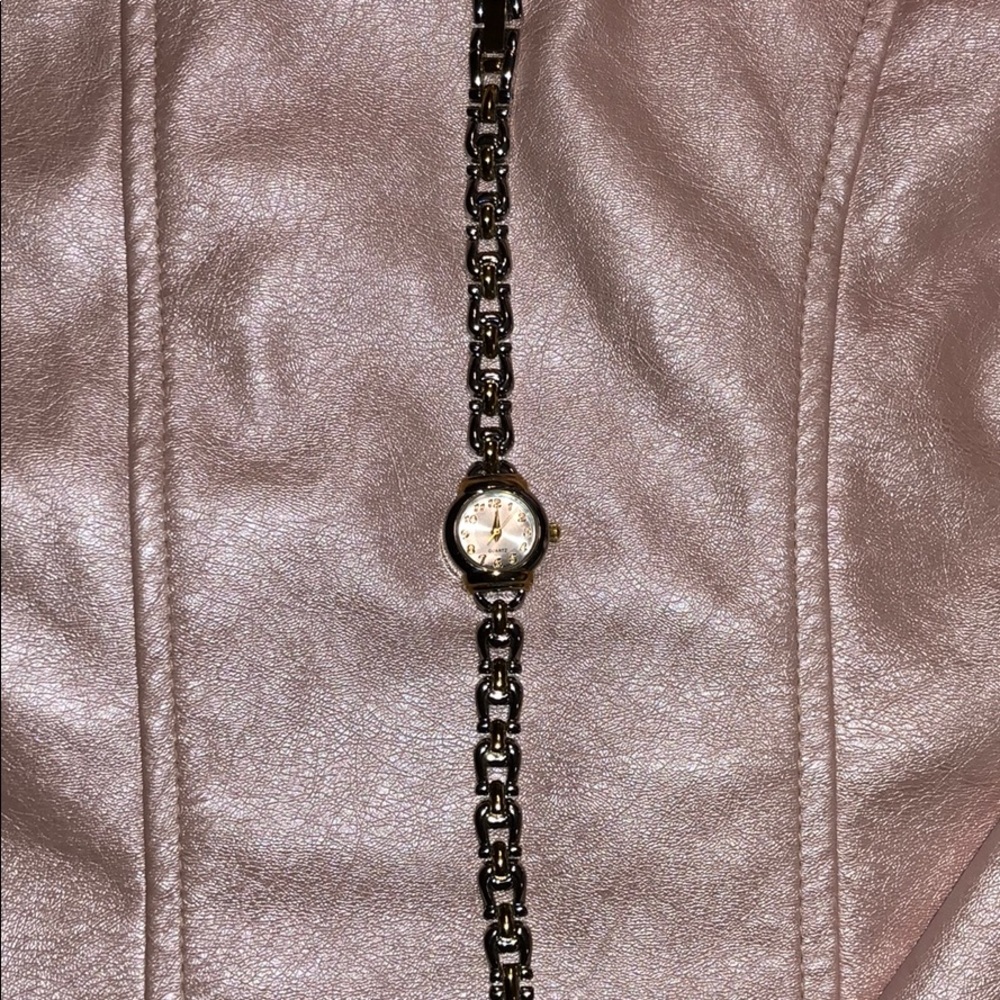 🥂Women’s Watch🥂 - Picture 2 of 4